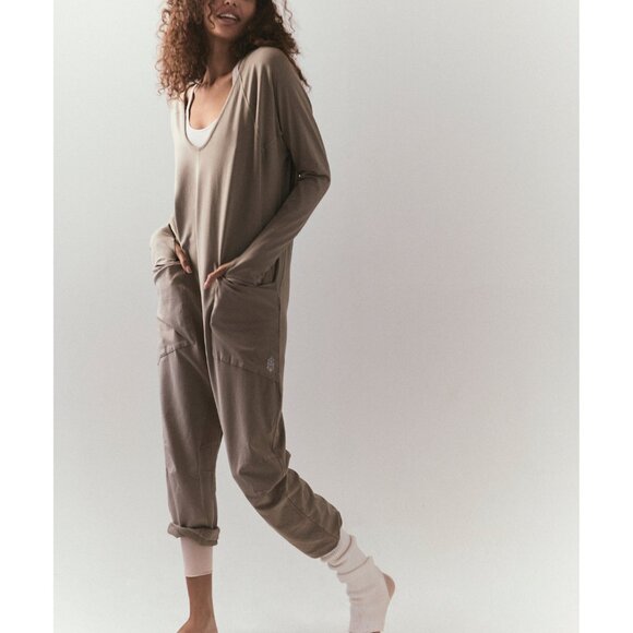 FP MOVEMENT Hot Shot Long-Sleeve Onesie / Sage Stone NWT MEDIUM - Picture 7 of 11